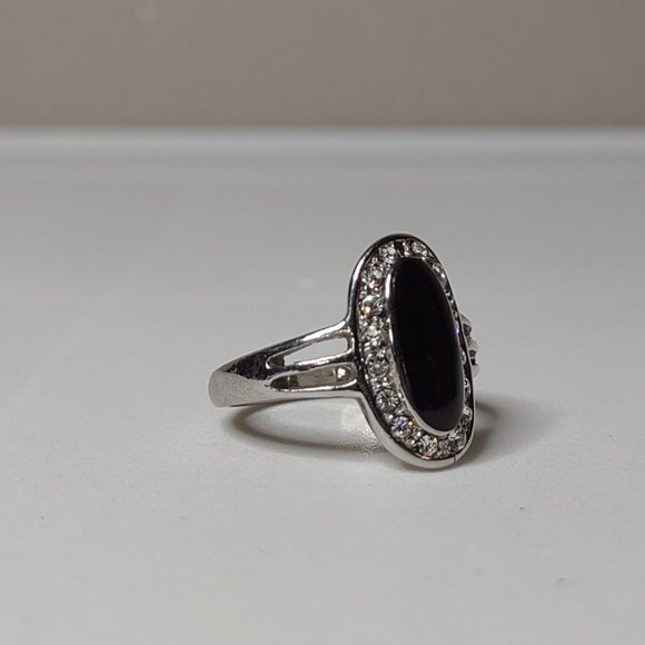 Silver Tone And Black Oval Shaped Ring Size 9 - Picture 2 of 11